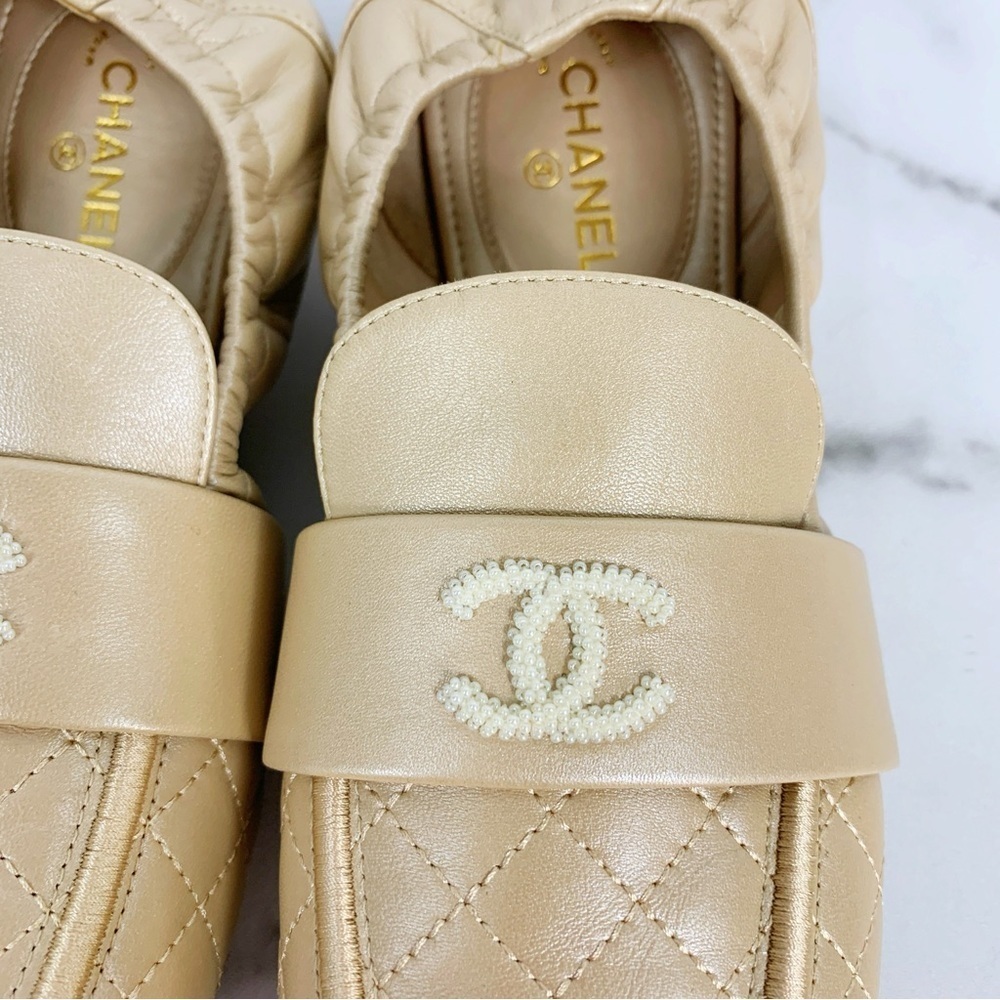 CHANEL Laminated Lambskin Pearled Beige Quilted Elastic CC Moccasin Loafers 37.5 - Picture 5 of 15